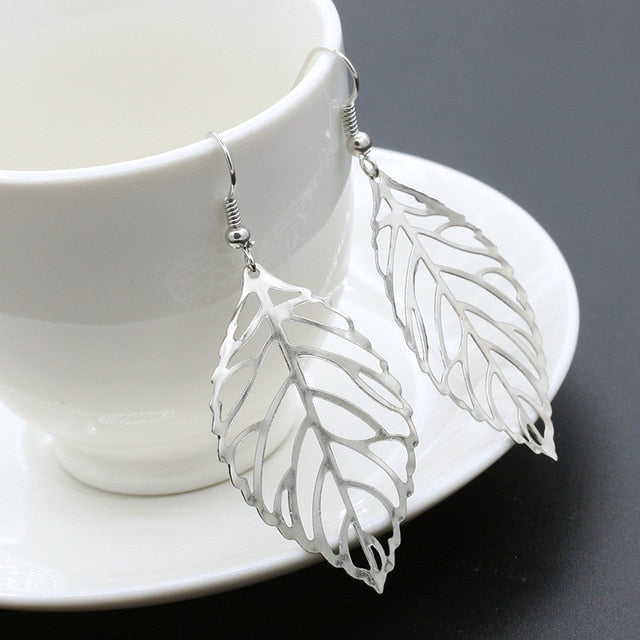 2019 Pendientes Mujer Hot Fashion Wholesale Jewelry Hollow Metal Leaves Dangling Long Statement Drop Earrings For Women Bijoux